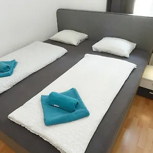  Appartement In Near Schoenbrunn & Westbahnhof - Keyless Check-in Oostenrijk